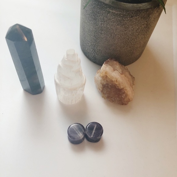 Hot Topic Jewelry - 9/16 Amethyst Plugs